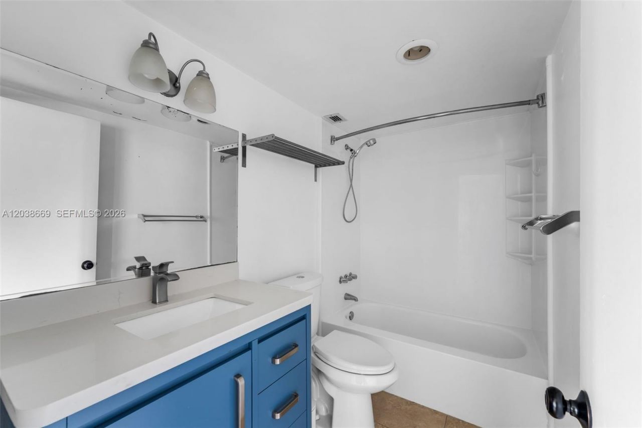 9001 SW 77th Ave , Unit C202, Miami, FL 33156 Photo