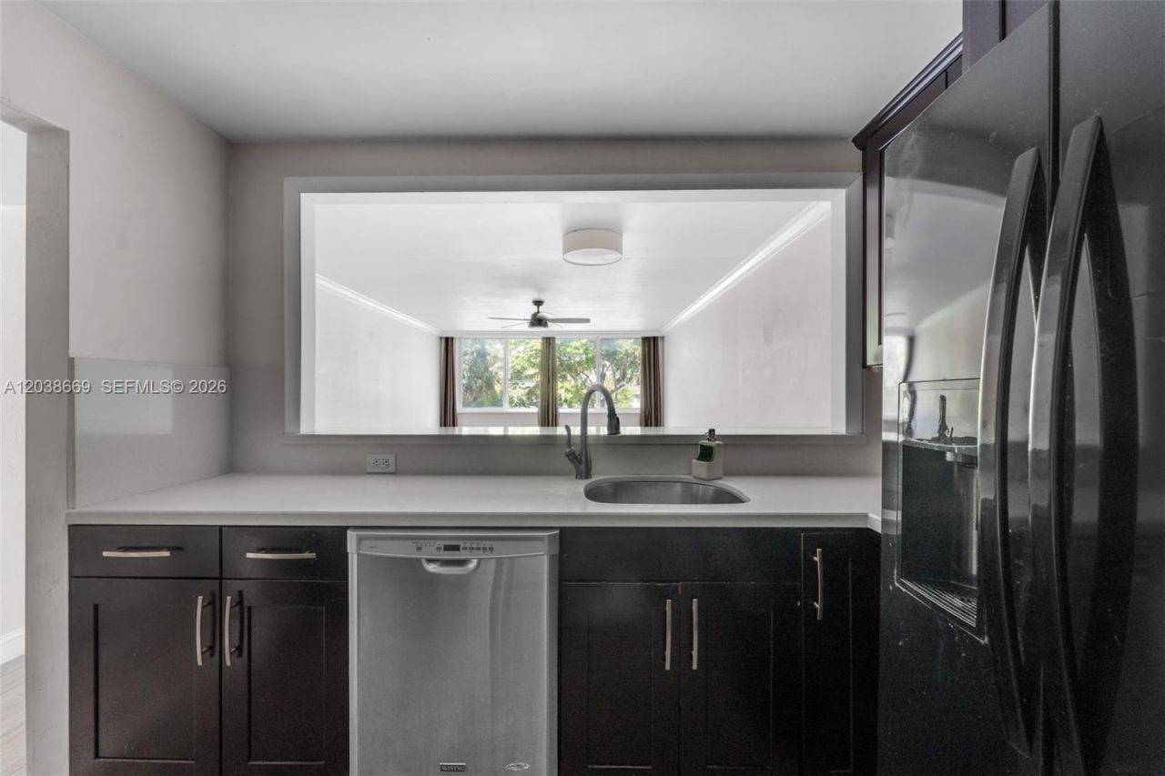 9001 SW 77th Ave , Unit C202, Miami, FL 33156 Photo