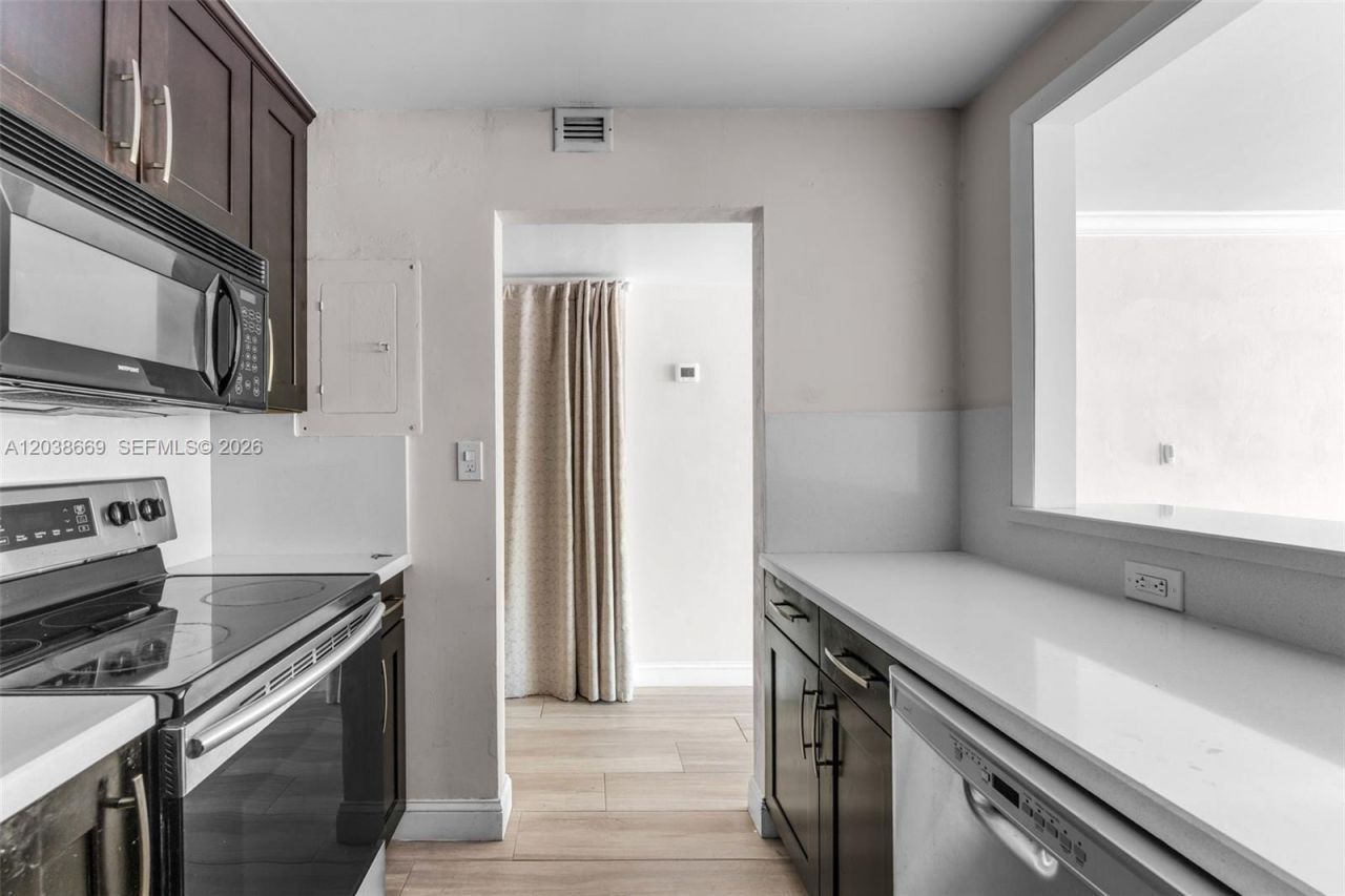 9001 SW 77th Ave , Unit C202, Miami, FL 33156 Photo