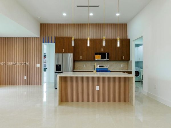 814 Calyton Ave , Lehigh Acres, FL 33972