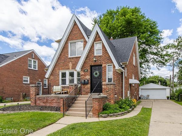 122 Houstonia W, Royal Oak, MI 48073