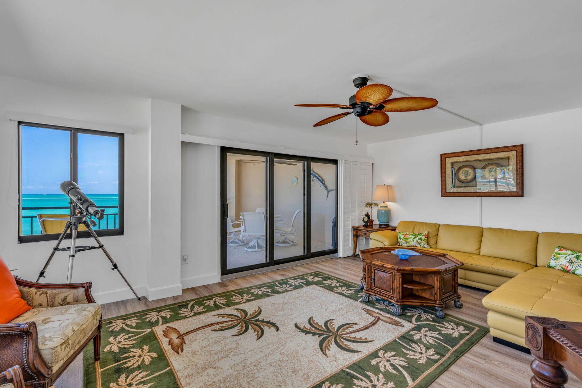 1001 W Ocean Drive, Unit 1-202, Key Colony, FL 33051 Photo