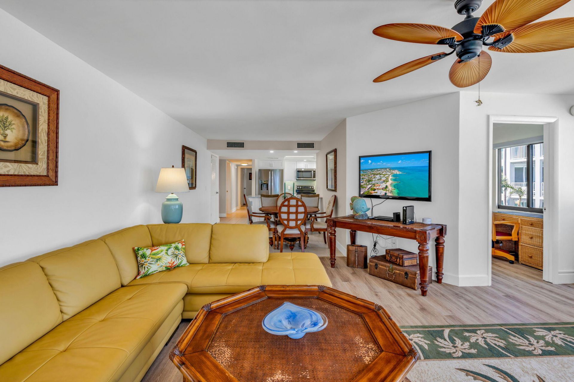 1001 W Ocean Drive, Unit 1-202, Key Colony, FL 33051 Photo