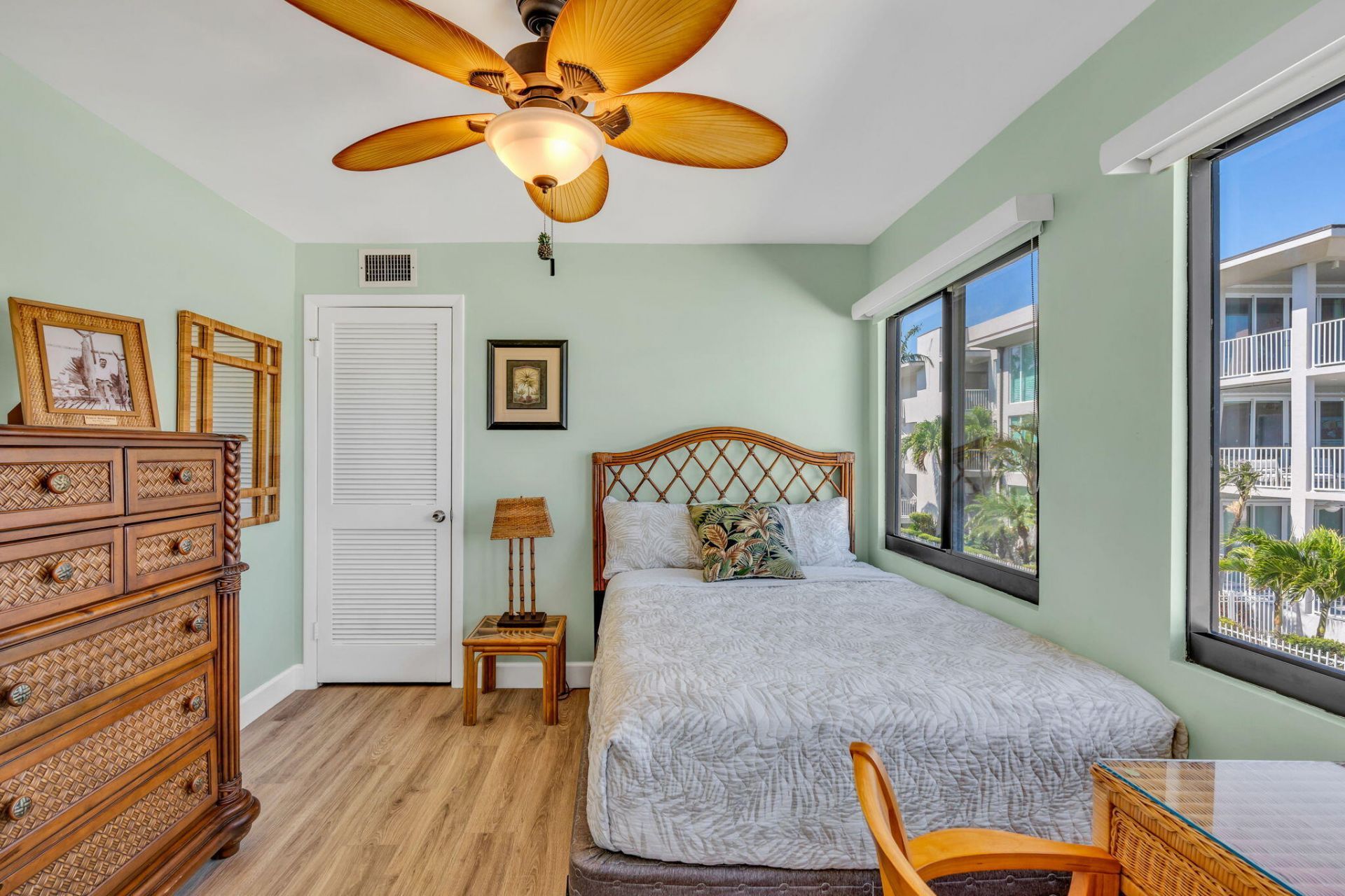 1001 W Ocean Drive, Unit 1-202, Key Colony, FL 33051 Photo