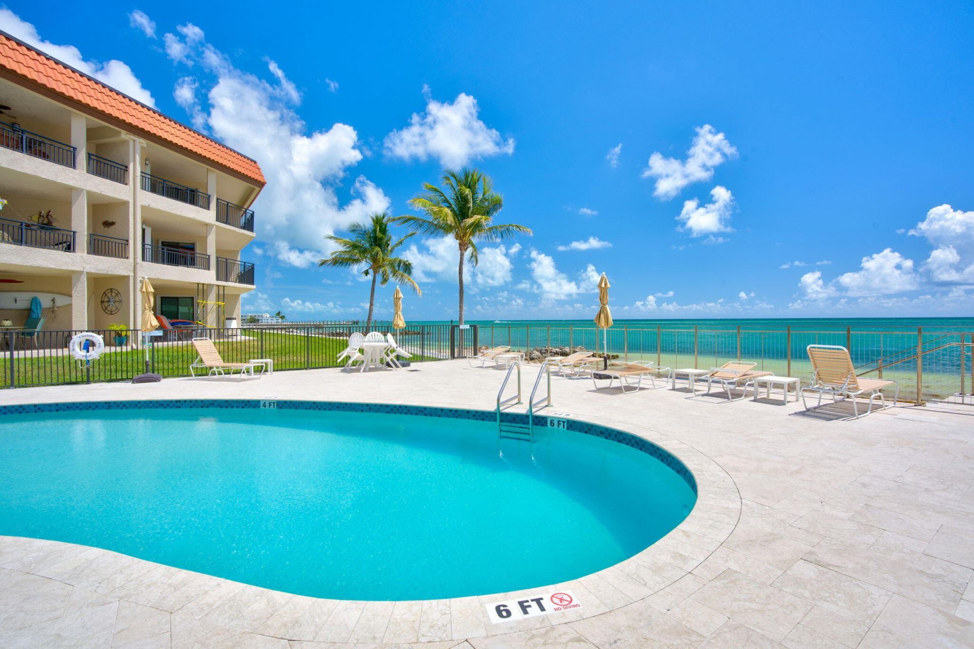1001 W Ocean Drive, Unit 1-202, Key Colony, FL 33051 Photo