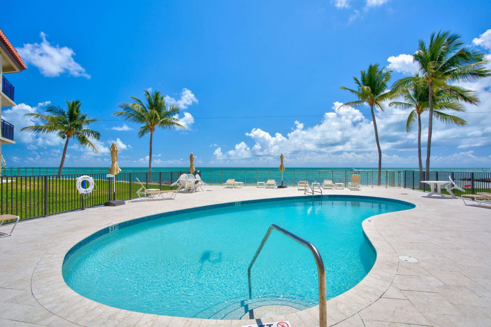 1001 W Ocean Drive, Unit 1-202, Key Colony, FL 33051 Photo