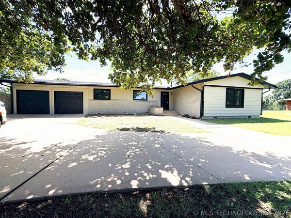 1312 Hillcrest Drive, Henryetta, OK 74437