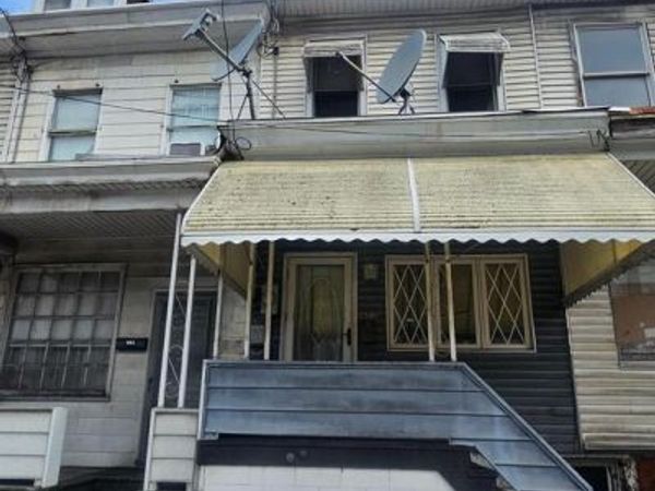 605 E CENTRE STREET , MAHANOY CITY, PA 17948