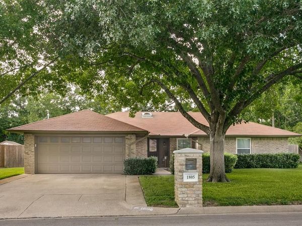 1805 Timbercreek Road, Benbrook, TX 76126