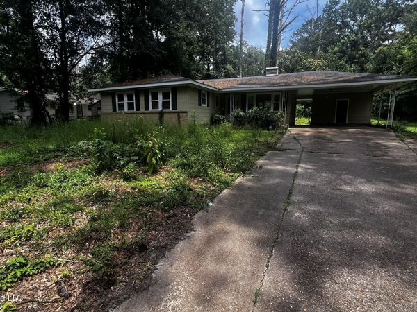 3110 Peterson Drive, Jackson, MS 39212