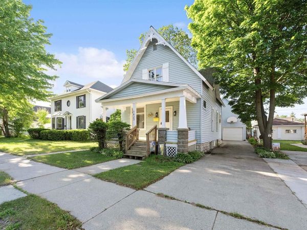 1423 GRANT STREET, Marinette, WI 54143