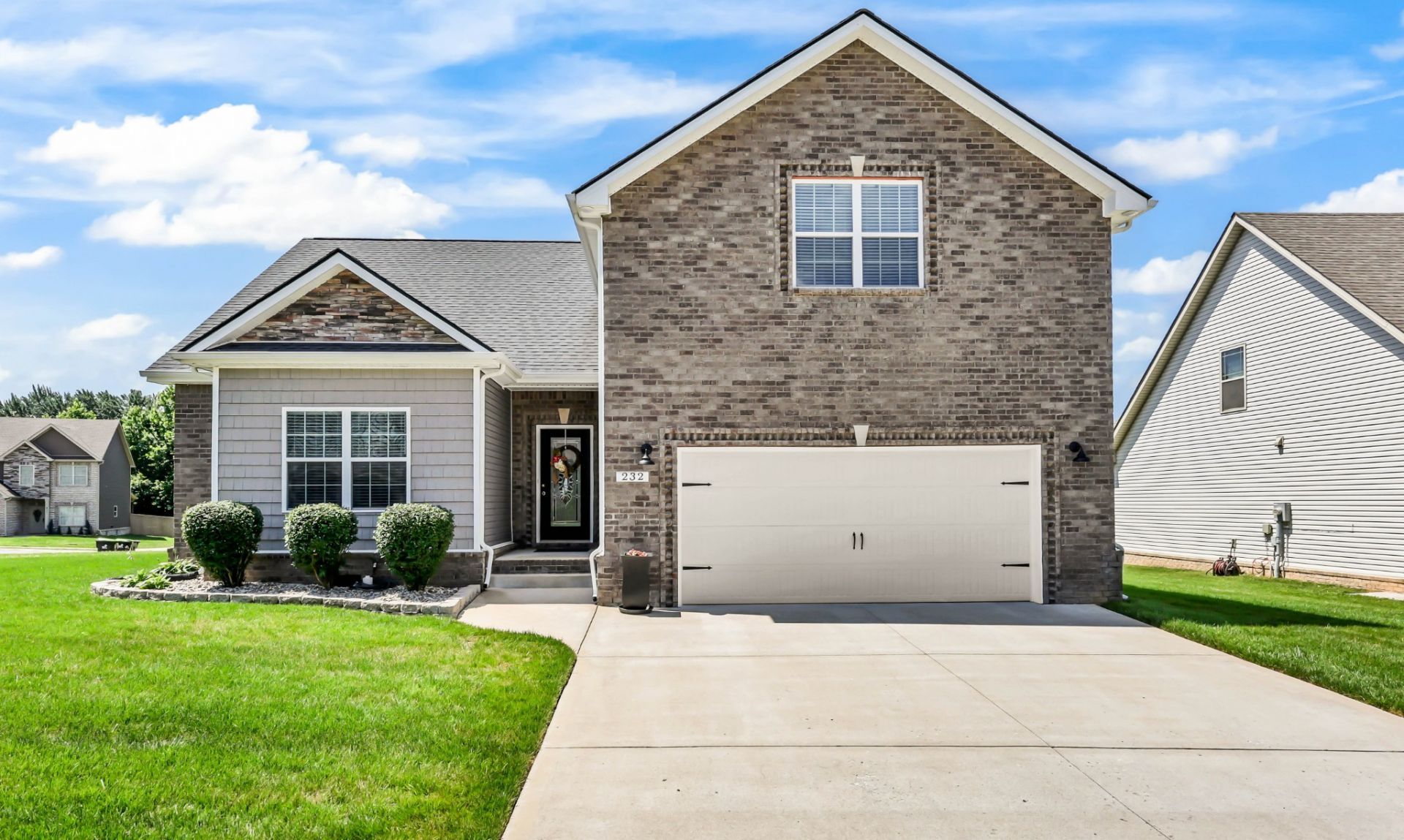 232 Ledina Ct, Clarksville, TN 37043 Main Photo