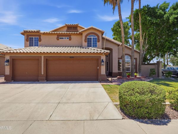 1231 W ISLANDIA Drive, Gilbert, AZ 85233
