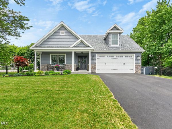 97 Johnson Road, Halfmoon, NY 12118