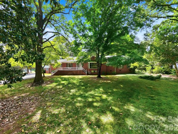826 S College Avenue , Newton, NC 28658