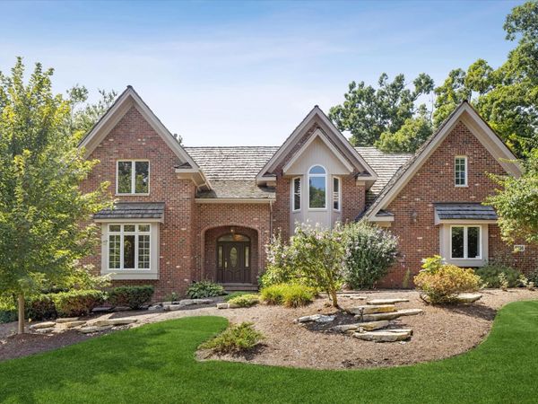 9336 Falling Waters Drive W, Burr Ridge, IL 60527