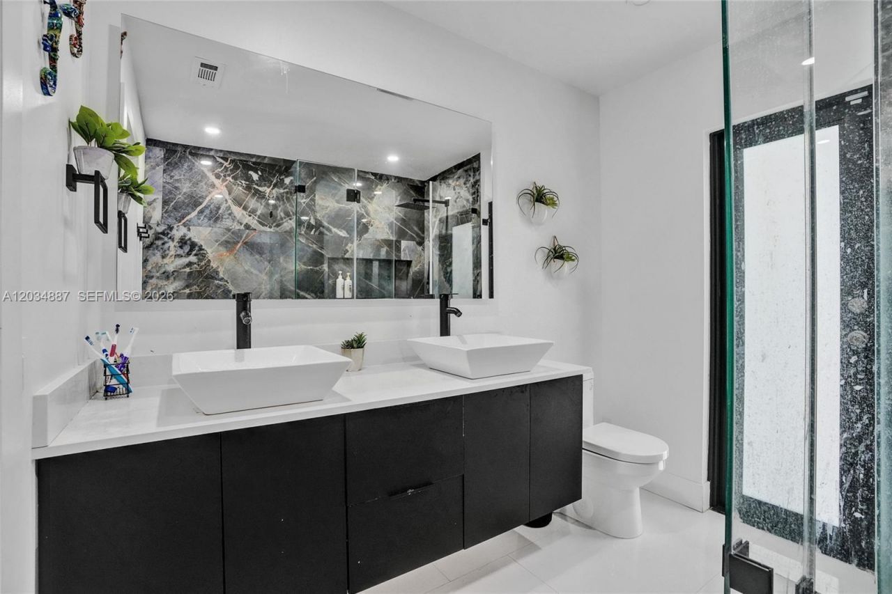14021 Cypress Ct, Miami Lakes, FL 33014 Photo