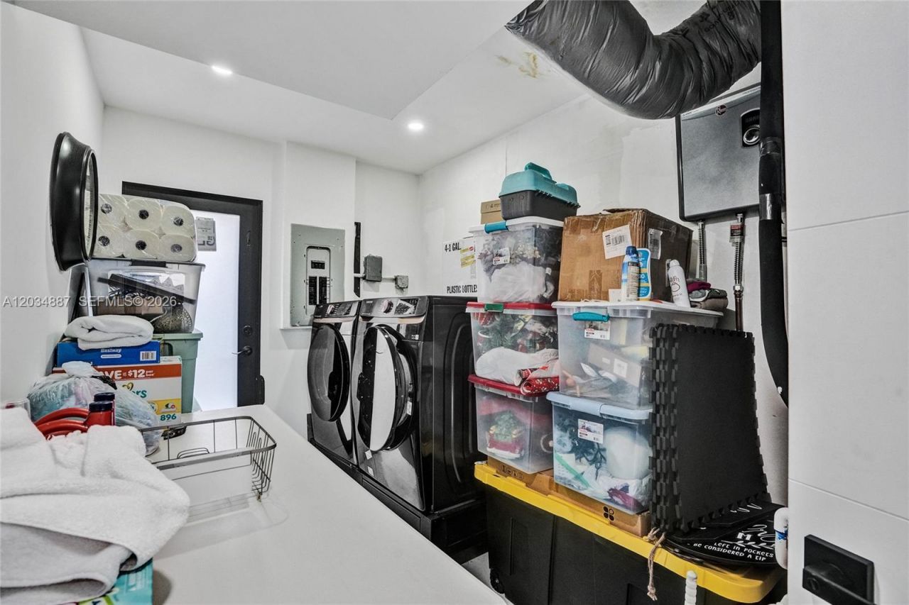 14021 Cypress Ct, Miami Lakes, FL 33014 Photo