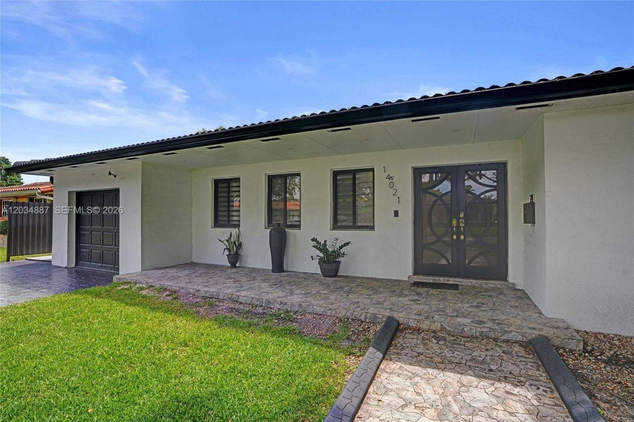 14021 Cypress Ct, Miami Lakes, FL 33014 Photo