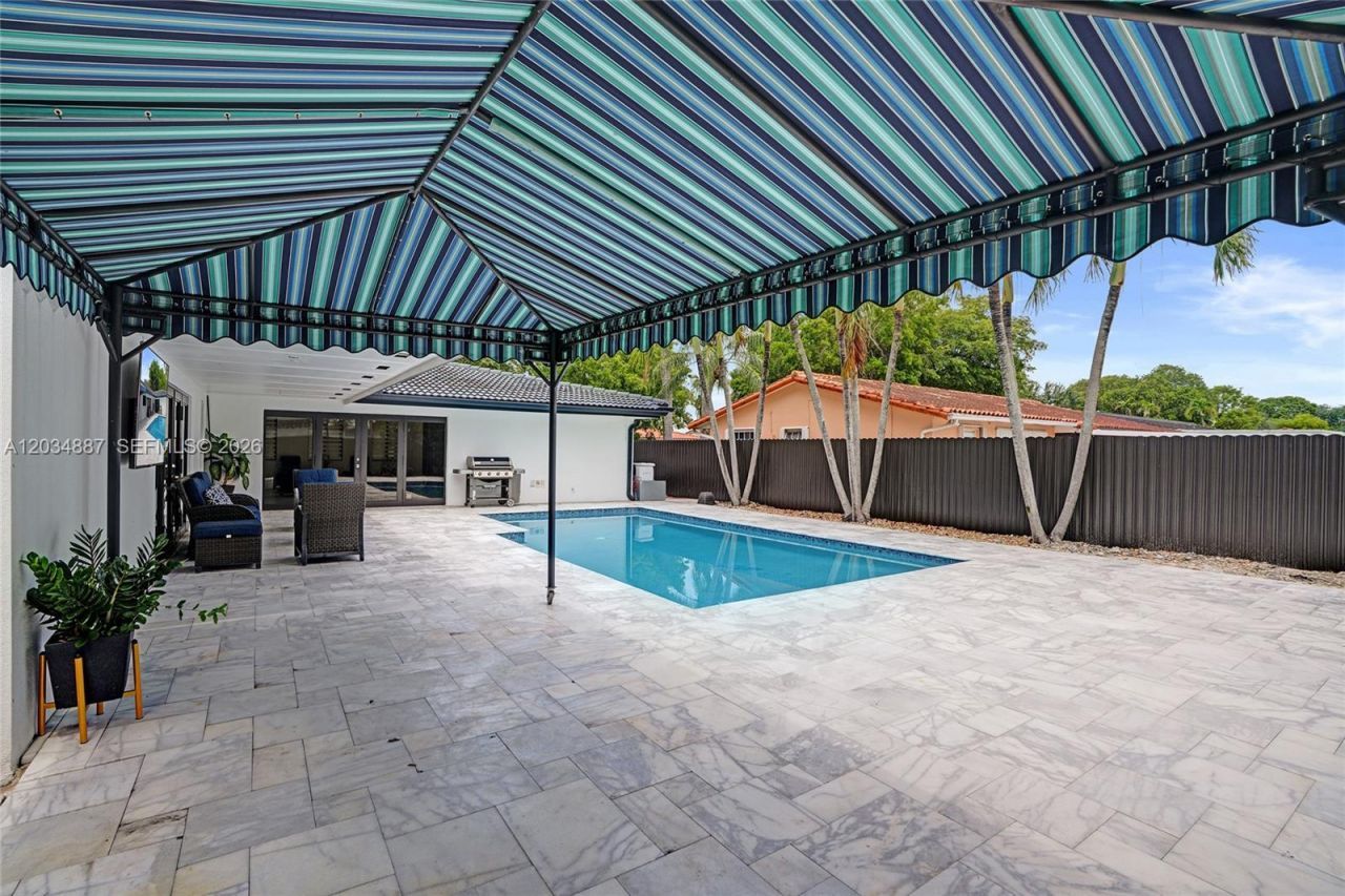 14021 Cypress Ct, Miami Lakes, FL 33014 Photo