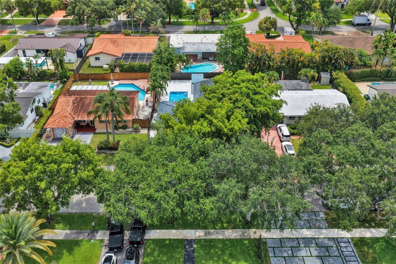 14021 Cypress Ct, Miami Lakes, FL 33014 Photo