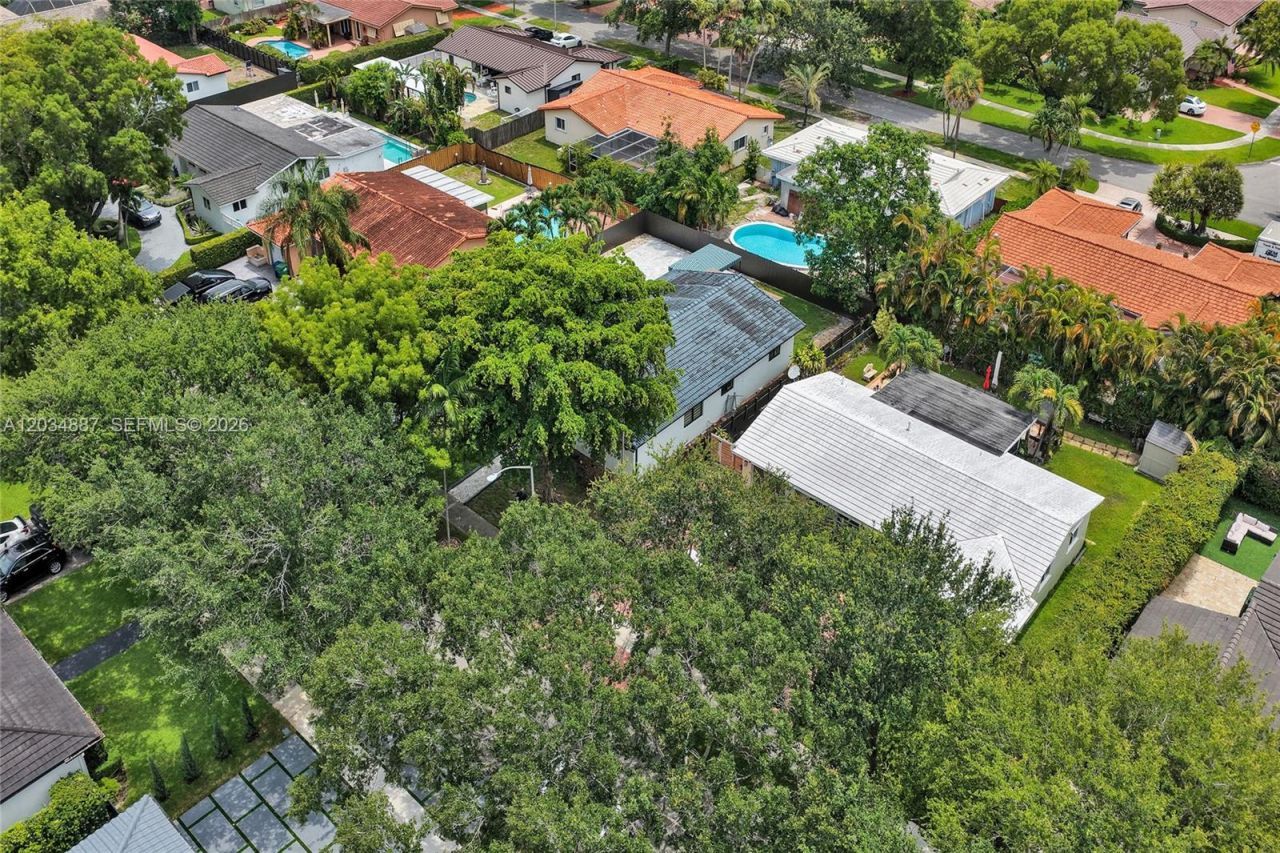 14021 Cypress Ct, Miami Lakes, FL 33014 Photo