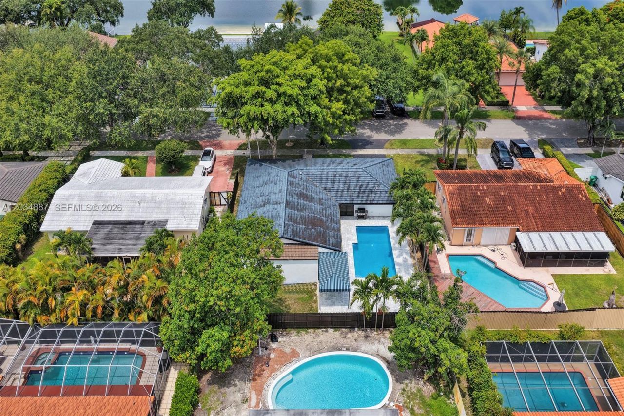 14021 Cypress Ct, Miami Lakes, FL 33014 Photo