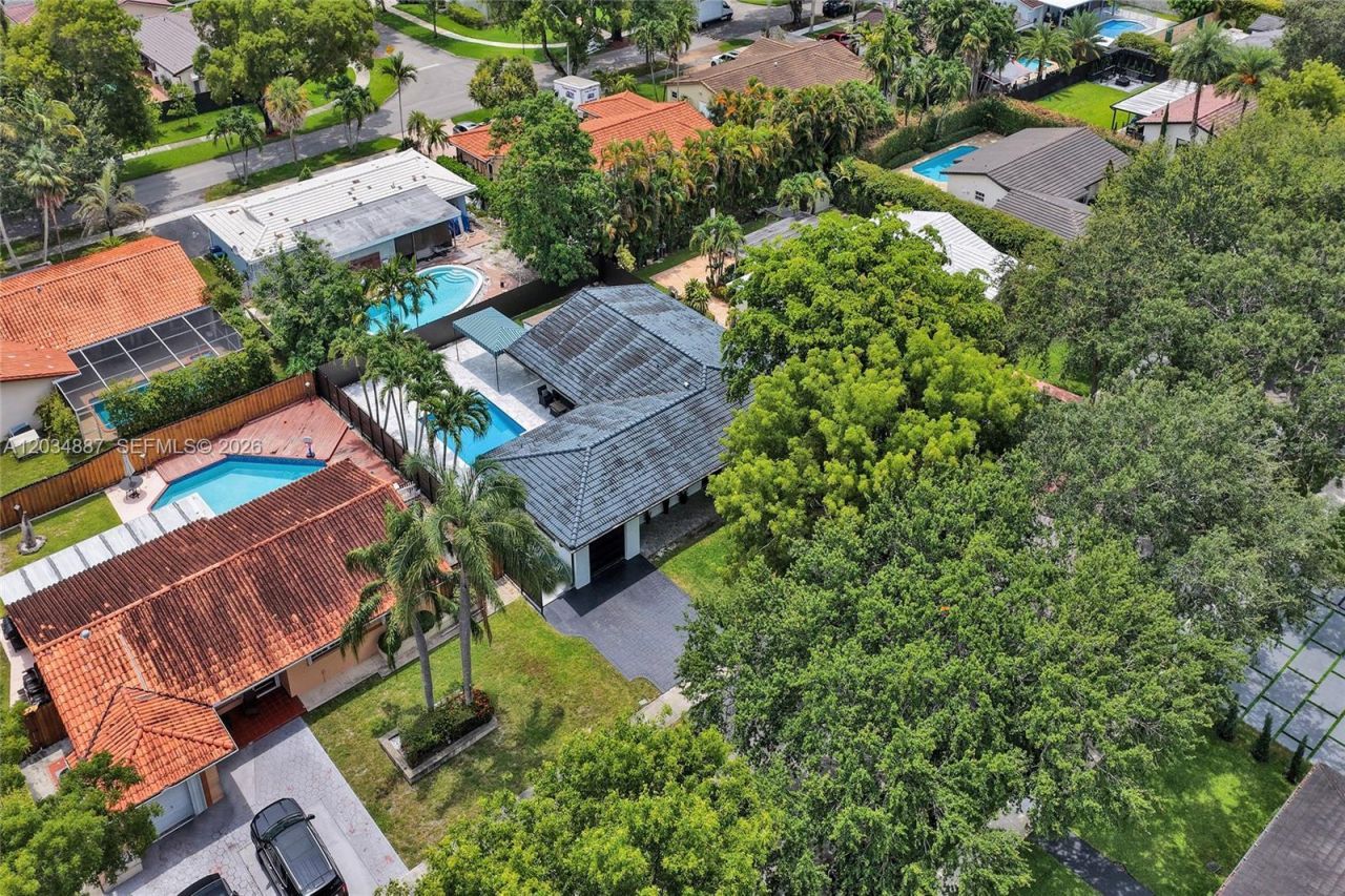 14021 Cypress Ct, Miami Lakes, FL 33014 Photo