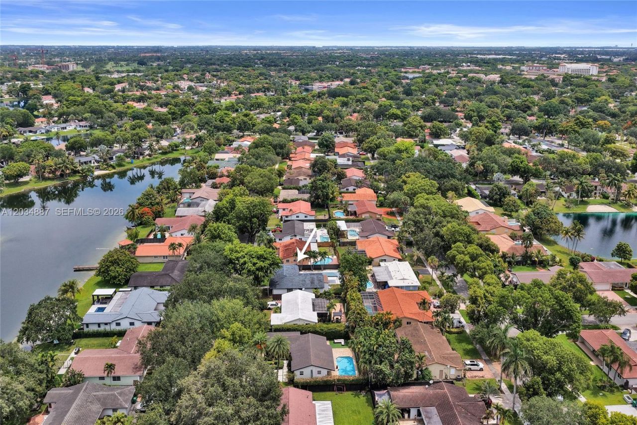 14021 Cypress Ct, Miami Lakes, FL 33014 Photo