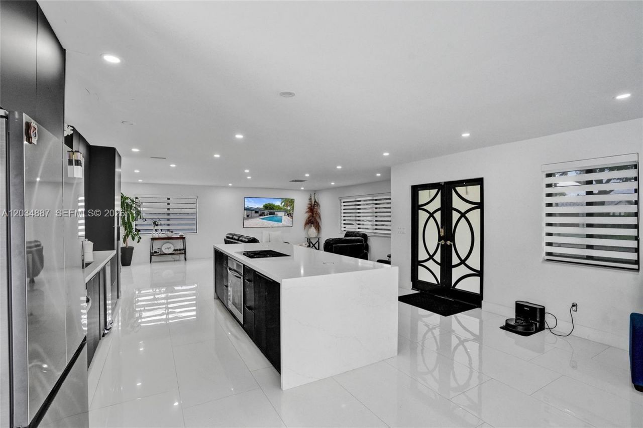 14021 Cypress Ct, Miami Lakes, FL 33014 Photo