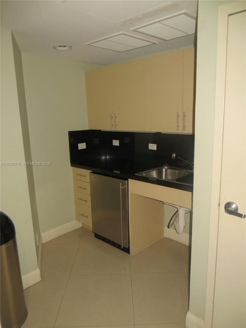111 E Flagler St , Unit 503, Miami, FL 33131 Photo