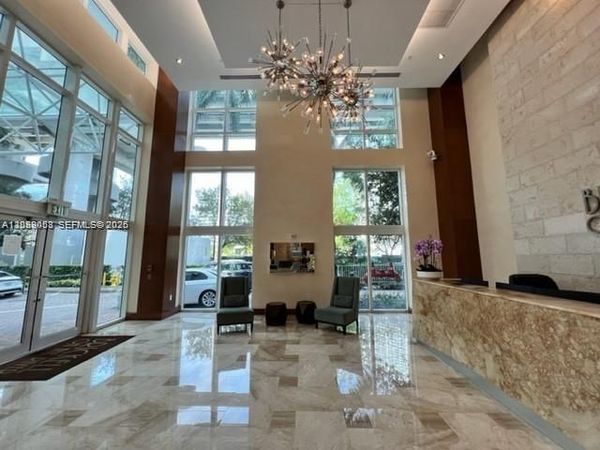 31 SE 5th St, Unit 705, Miami, FL 33131