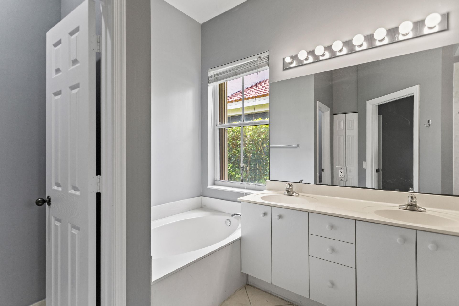 1071 Bluewood Terrace, Weston, FL 33327 Photo