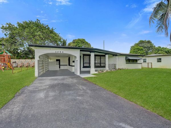 1054 Wyoming Avenue, Fort Lauderdale, FL 33312