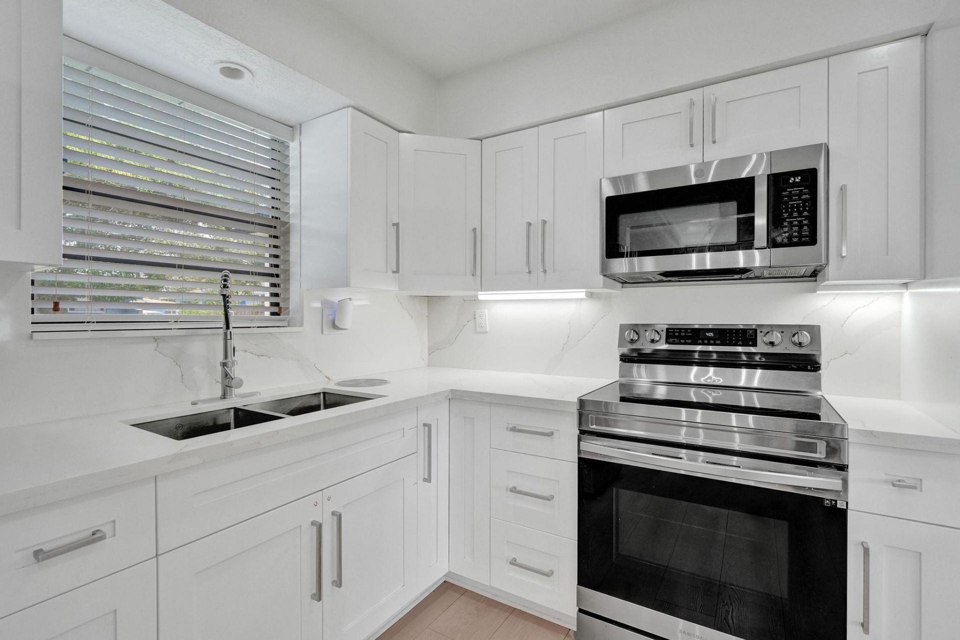 1054 Wyoming Avenue, Fort Lauderdale, FL 33312 Photo