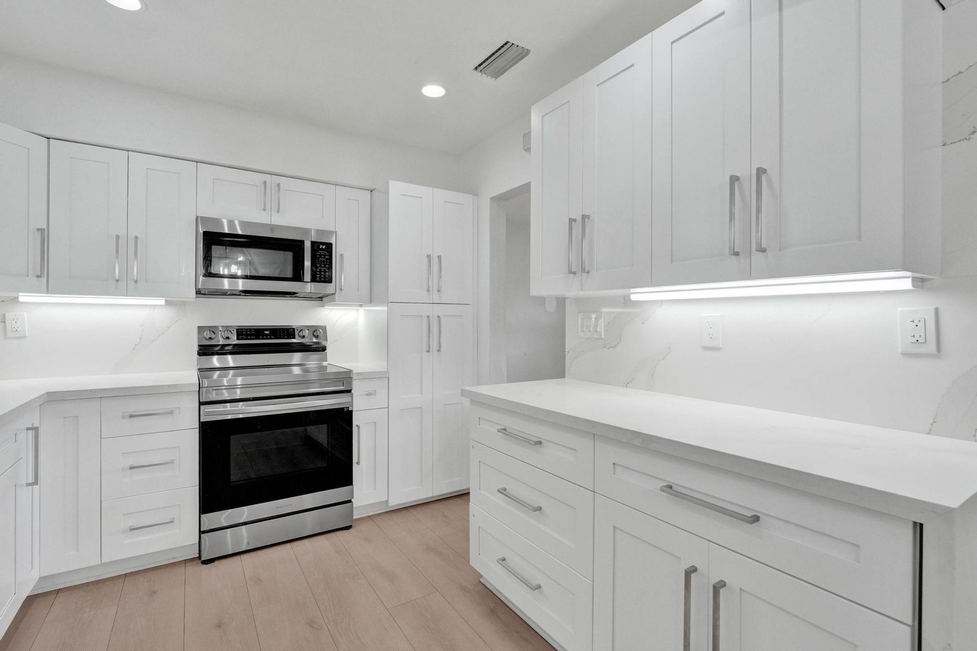 1054 Wyoming Avenue, Fort Lauderdale, FL 33312 Photo