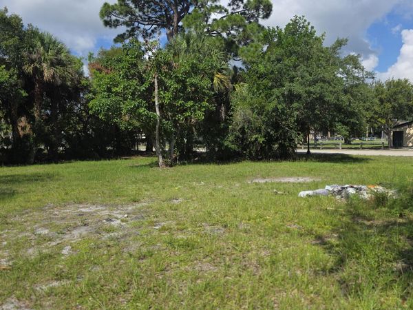 407 Dundas Court, Fort Pierce, FL 34950