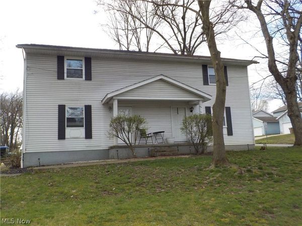 944 Tallmadge Road , Cuyahoga Falls, OH 44221