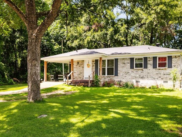 2832 Lakeside Drive, Benton, AR 72019
