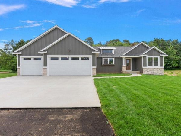 9764 56th Avenue, Allendale, MI 49401