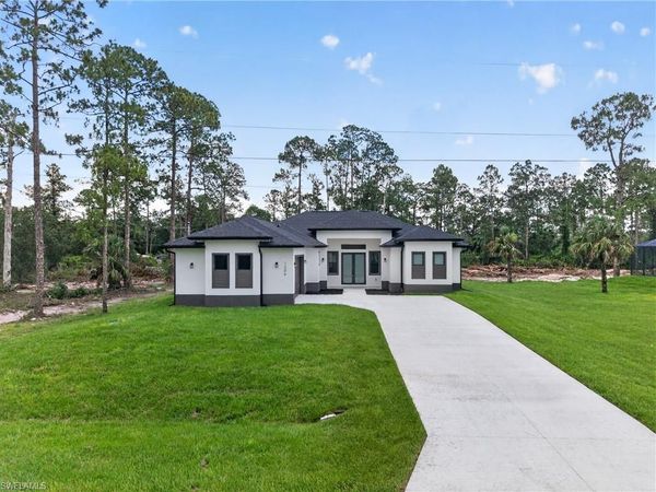 119 Wellington AVE, LEHIGH ACRES, FL 33936