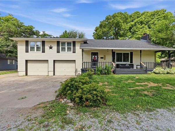 405 SW 16th Street, Blue Springs, MO 64015
