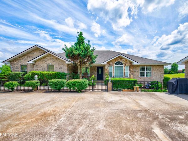 1339 Jim Fain Rd, Sevierville, TN 37876