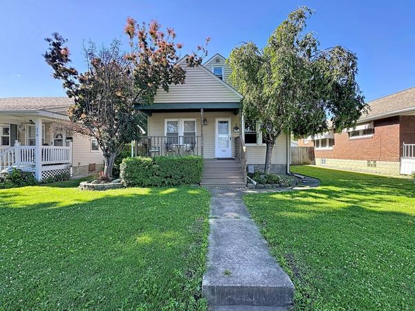 166 16th Avenue , East Moline, IL 61244
