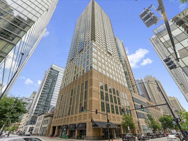 2 E Erie Street , Unit 3706, Chicago, IL 60611