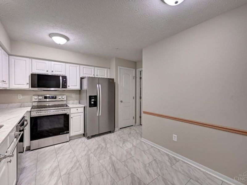 200 Postoak Lane, Unit D, Milford, OH 45150 Photo 10