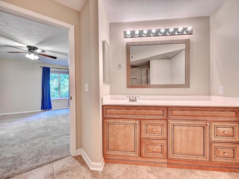 200 Postoak Lane, Unit D, Milford, OH 45150 Photo 14