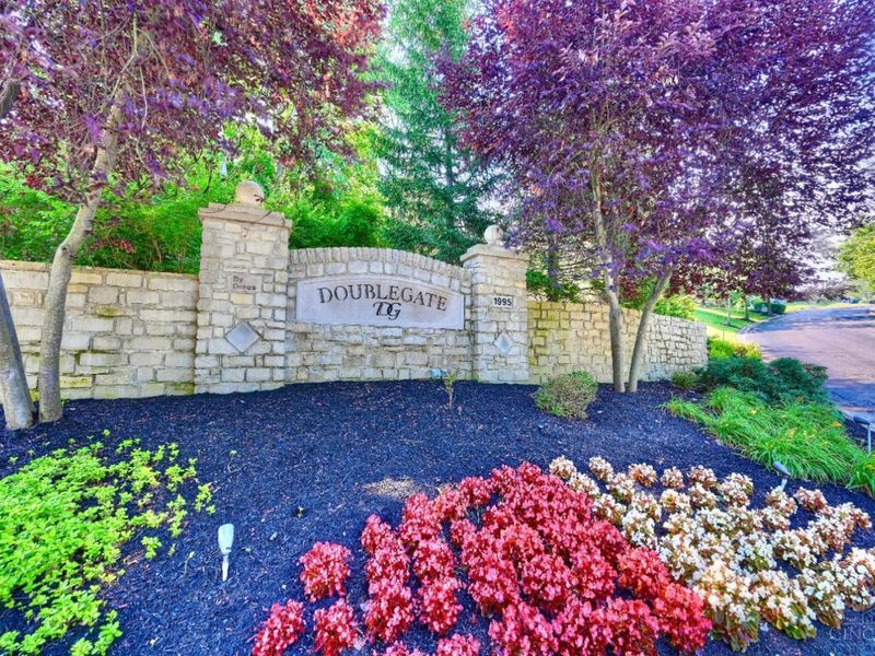 200 Postoak Lane, Unit D, Milford, OH 45150 Photo 2