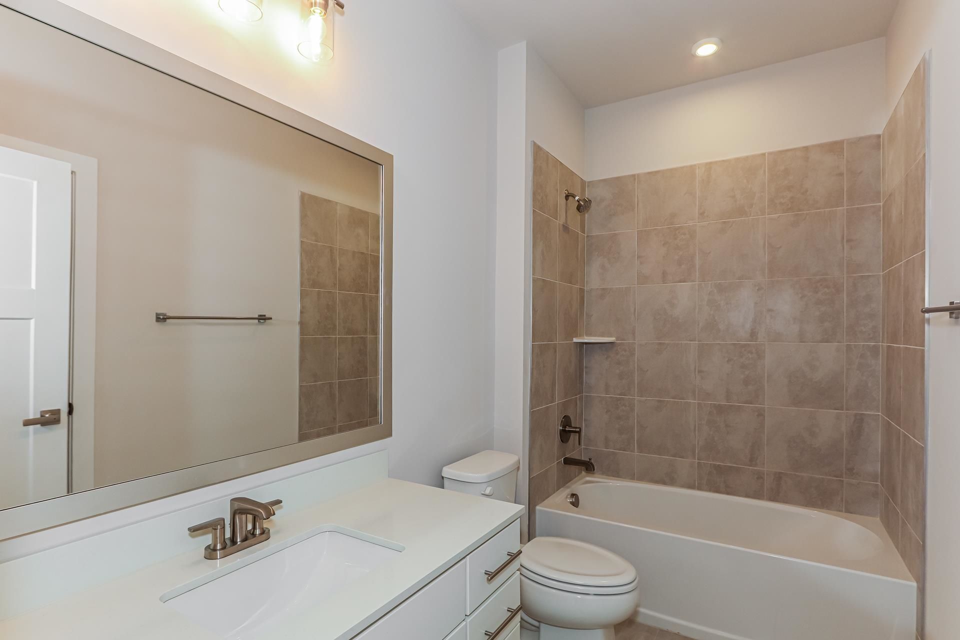 2218 Vera Way  Photo 12