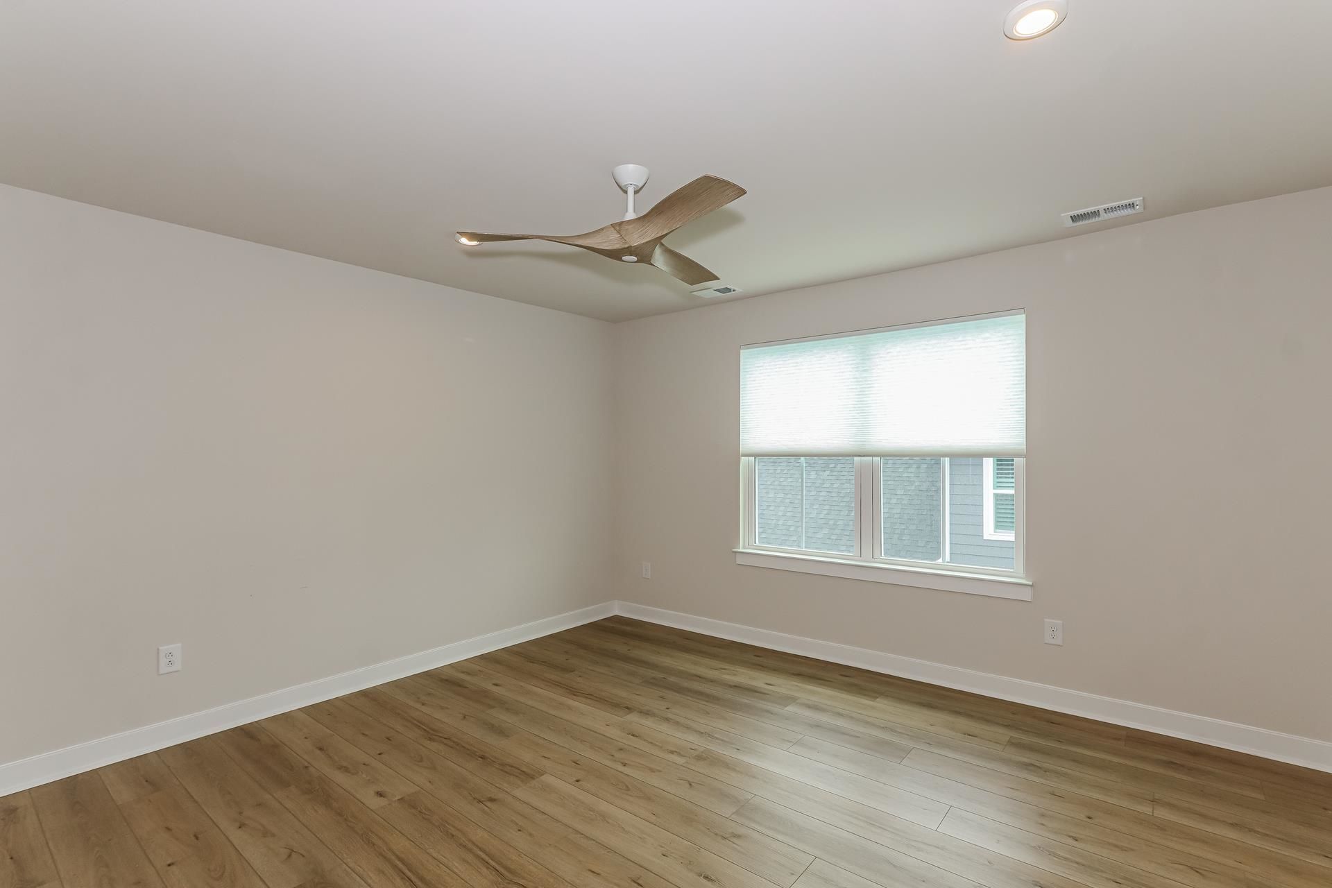 2218 Vera Way  Photo 15